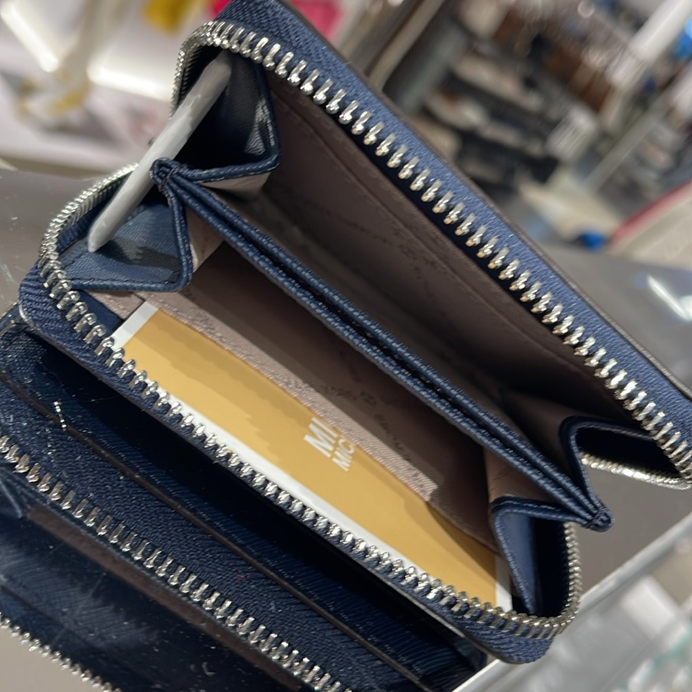 Michael Kors Navy Card Holder - Picture 10 of 16